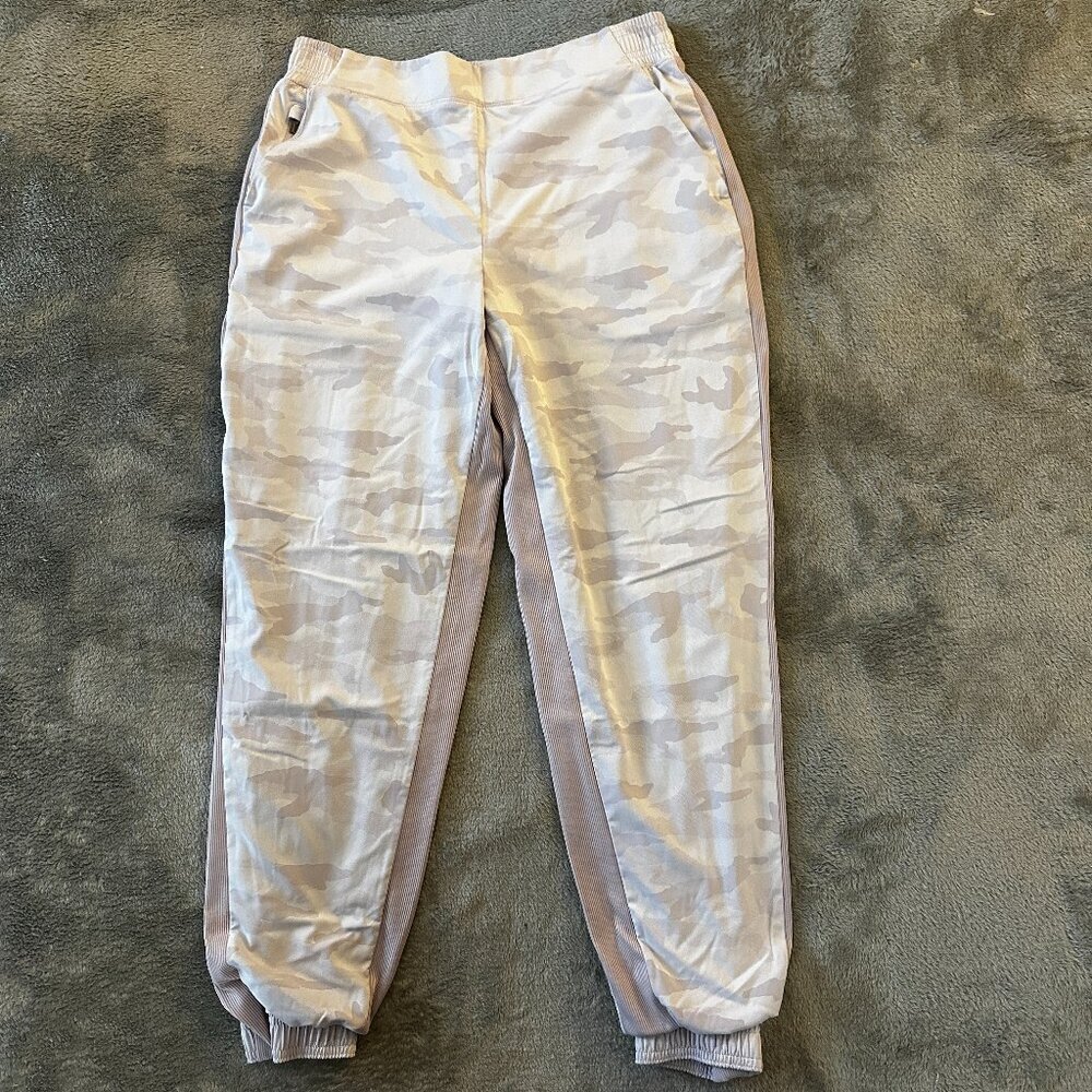 Athleta Brooklyn Lined Joggers Lavender Camo Women's size 10 Pants